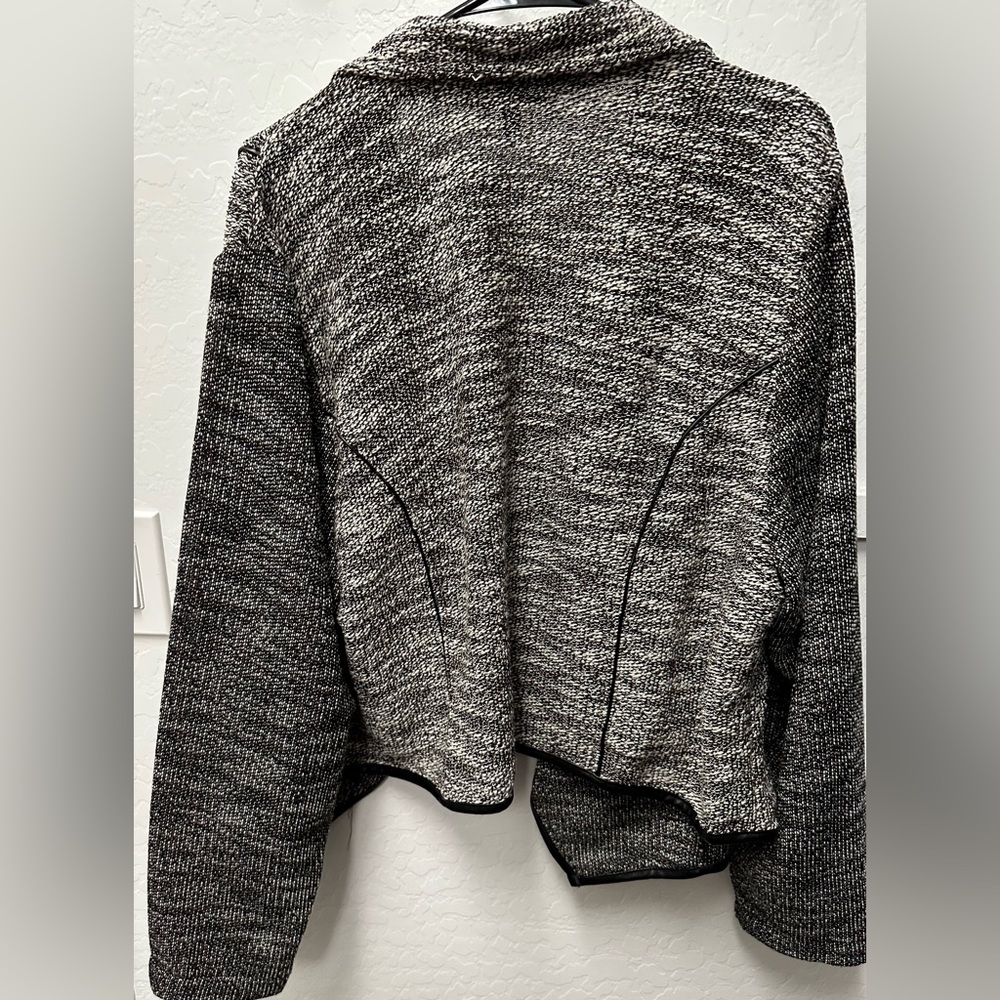 Torrid Sz 4 Cardigan/Jacket. EUC - Picture 2 of 5